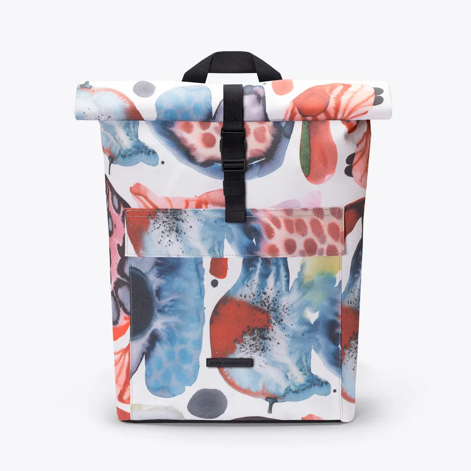 ucon-acrobatics-jannik-roll-top-backpack-emma-larsson-reflektierender-rucksack-p image 1