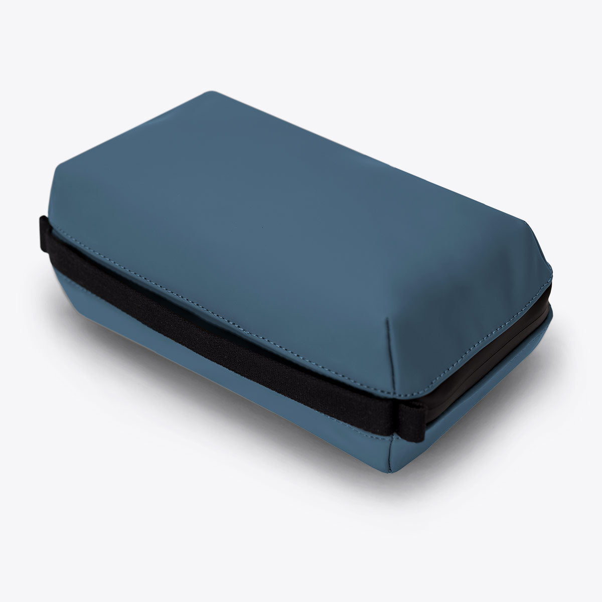 ucon-acrobatics-gosho-toiletry-bag-lotus-series image 6