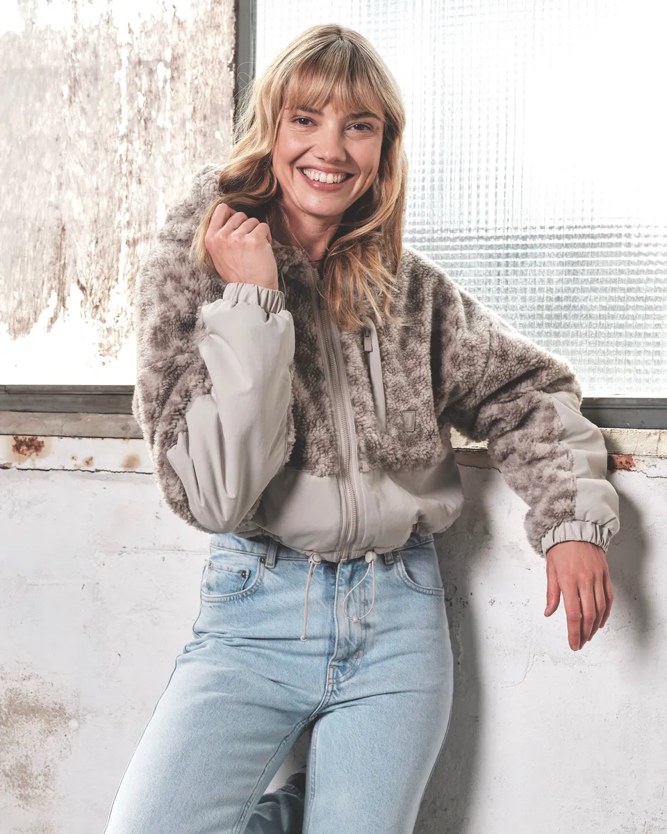 johnny-urban-cropped-teddy-fleecejacke-carey-mit-kapuze-2 image 1