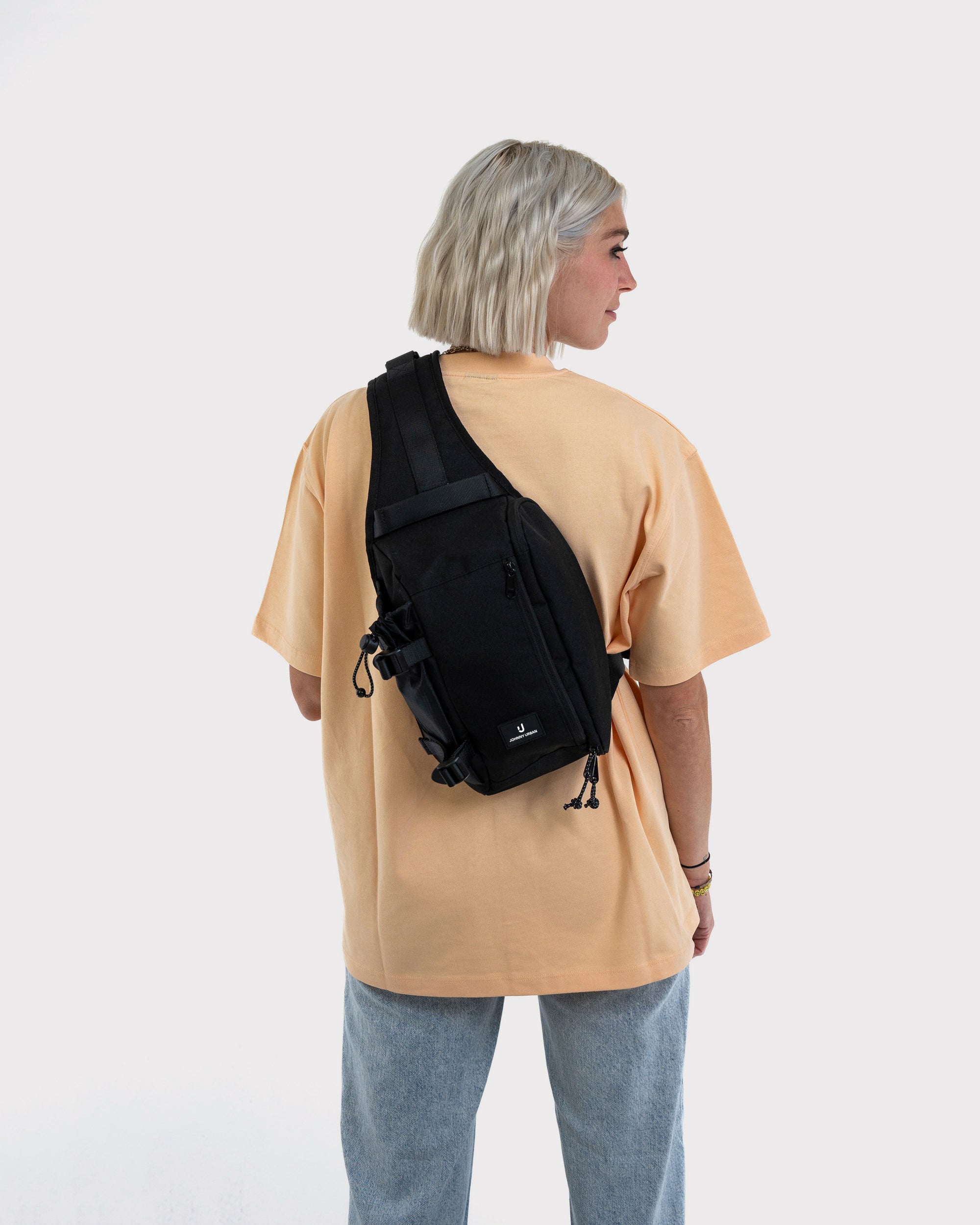 johnny-urban-sling-bag-charlie-crossbody-bauchtasche-mit-6-f-chern image 3