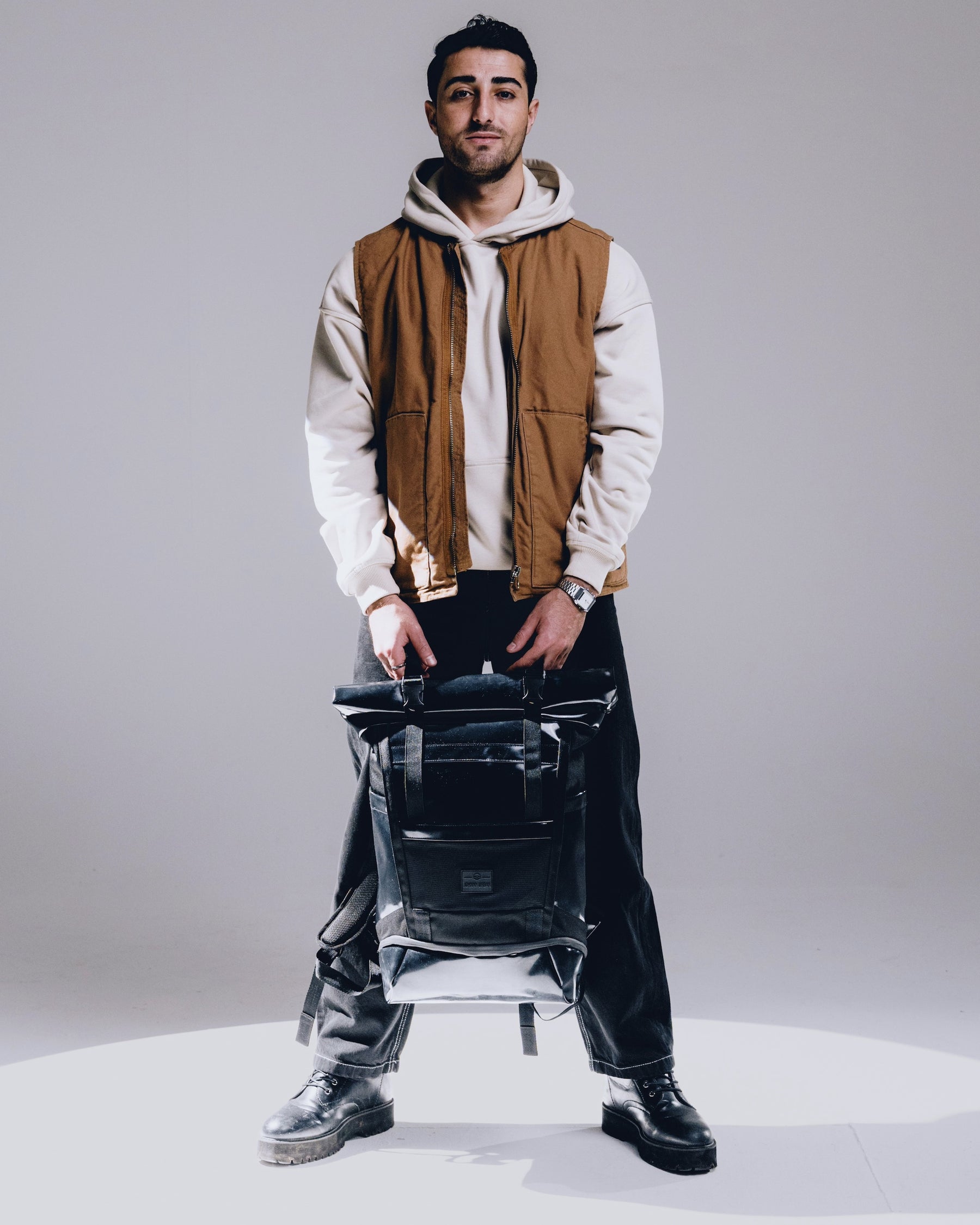 johnny-urban-eco-series-rolltop-rucksack-ashton-lackleder-polyester-mix image 2