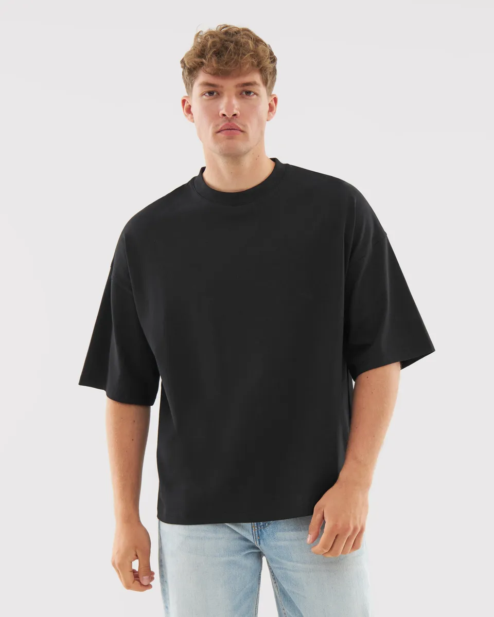 johnny-urban-t-shirt-vic-oversized-unisex-logo-stick image 1
