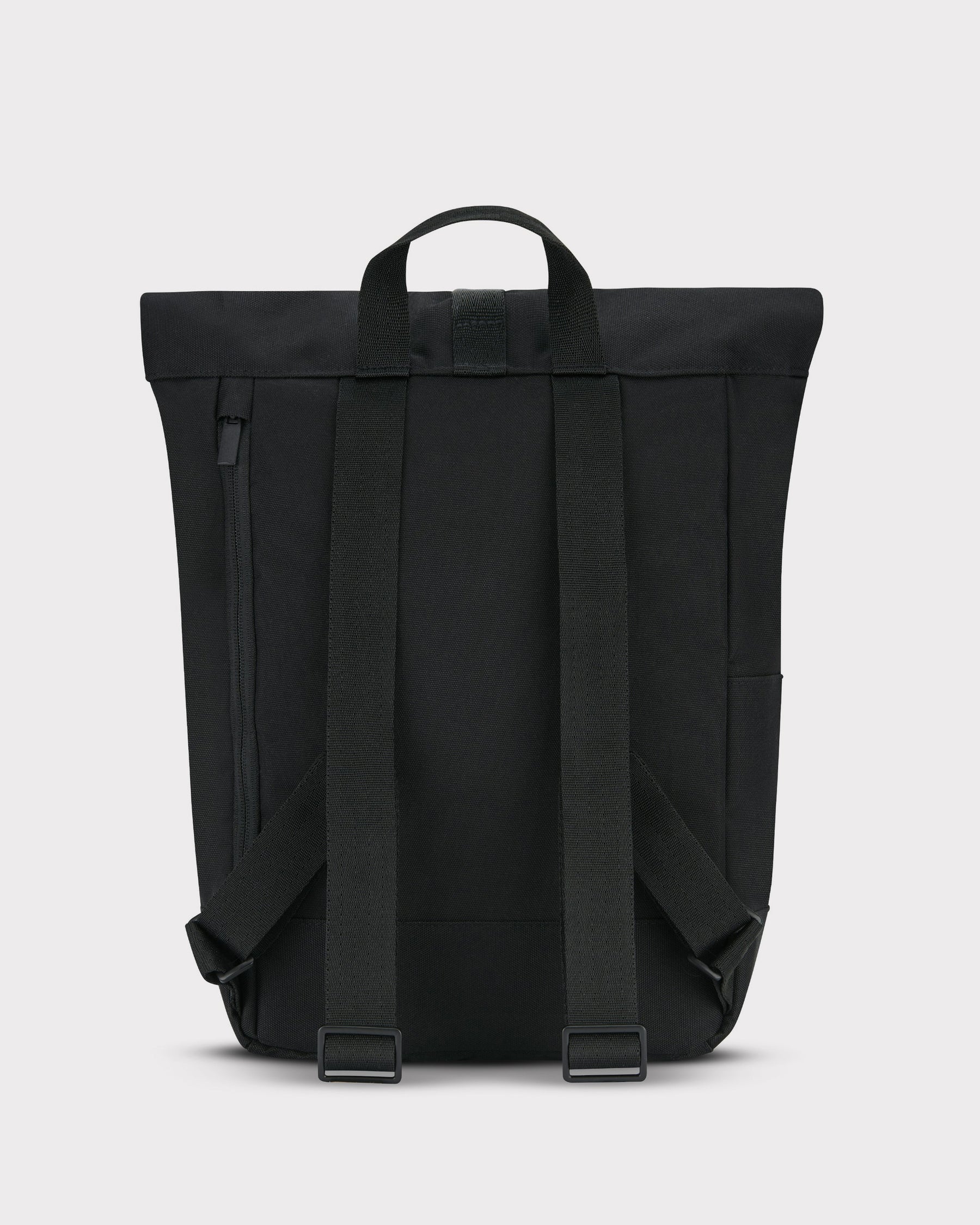 johnny-urban-robin-small-rolltop-rucksack-9-5-11-5-l-f-r-12-zoll-laptop-schwarz image 4