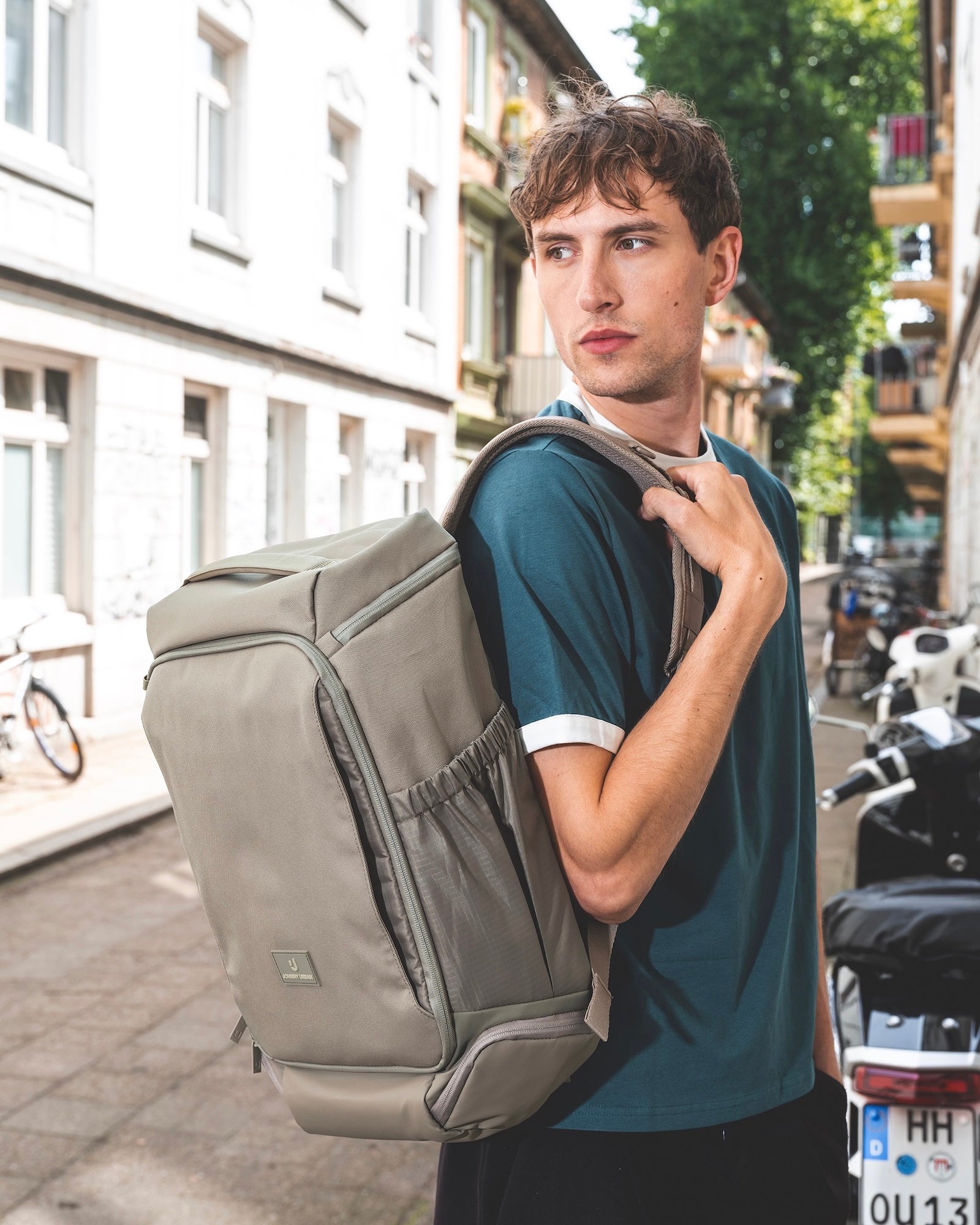 johnny-urban-rucksack-kian-medium-reise-und-alltagsrucksack image 2