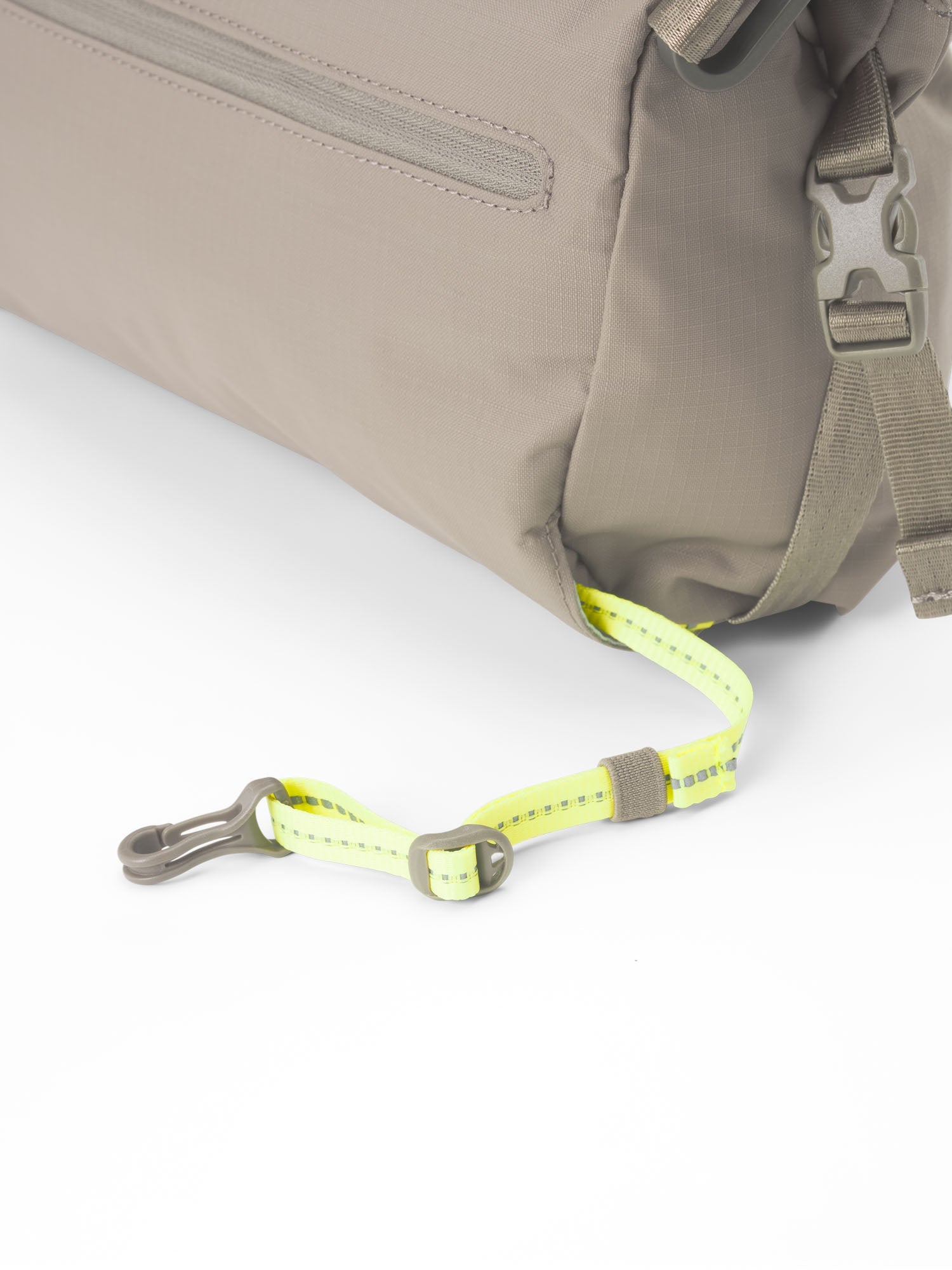 pinqponq-aksel-crossbody-bag-bauchtasche-pure-taupe image 5