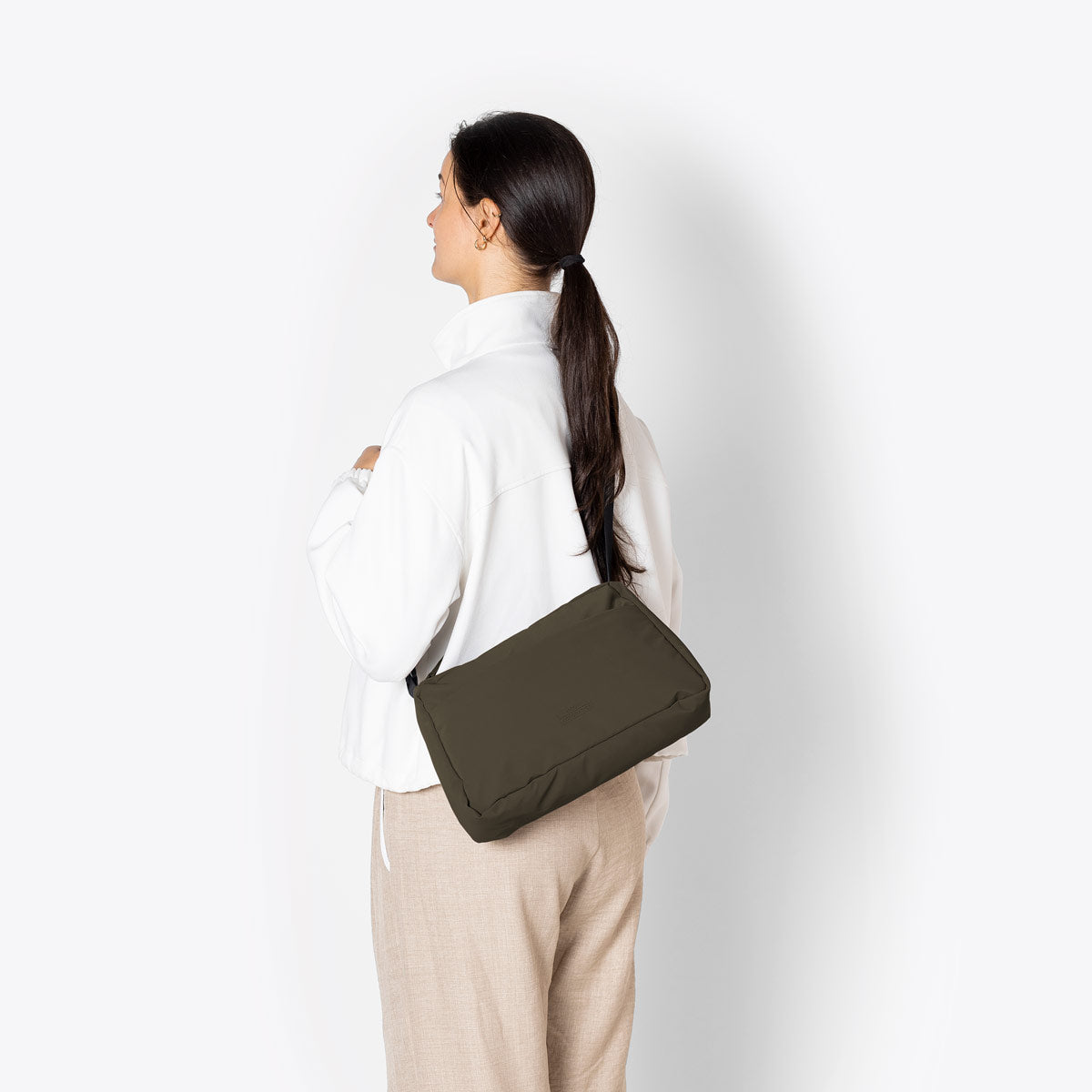ucon-acrobatics-emi-puffy-shoulder-bag-moss-series image 3