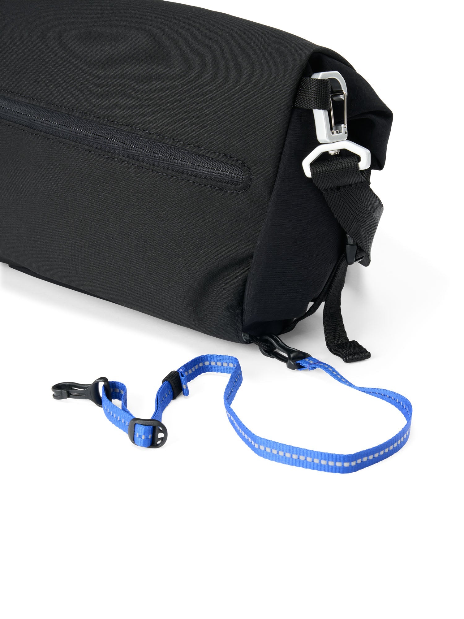 pinqponq-aksel-bauchtasche-hip-bag-flowers-for-society-edition image 5