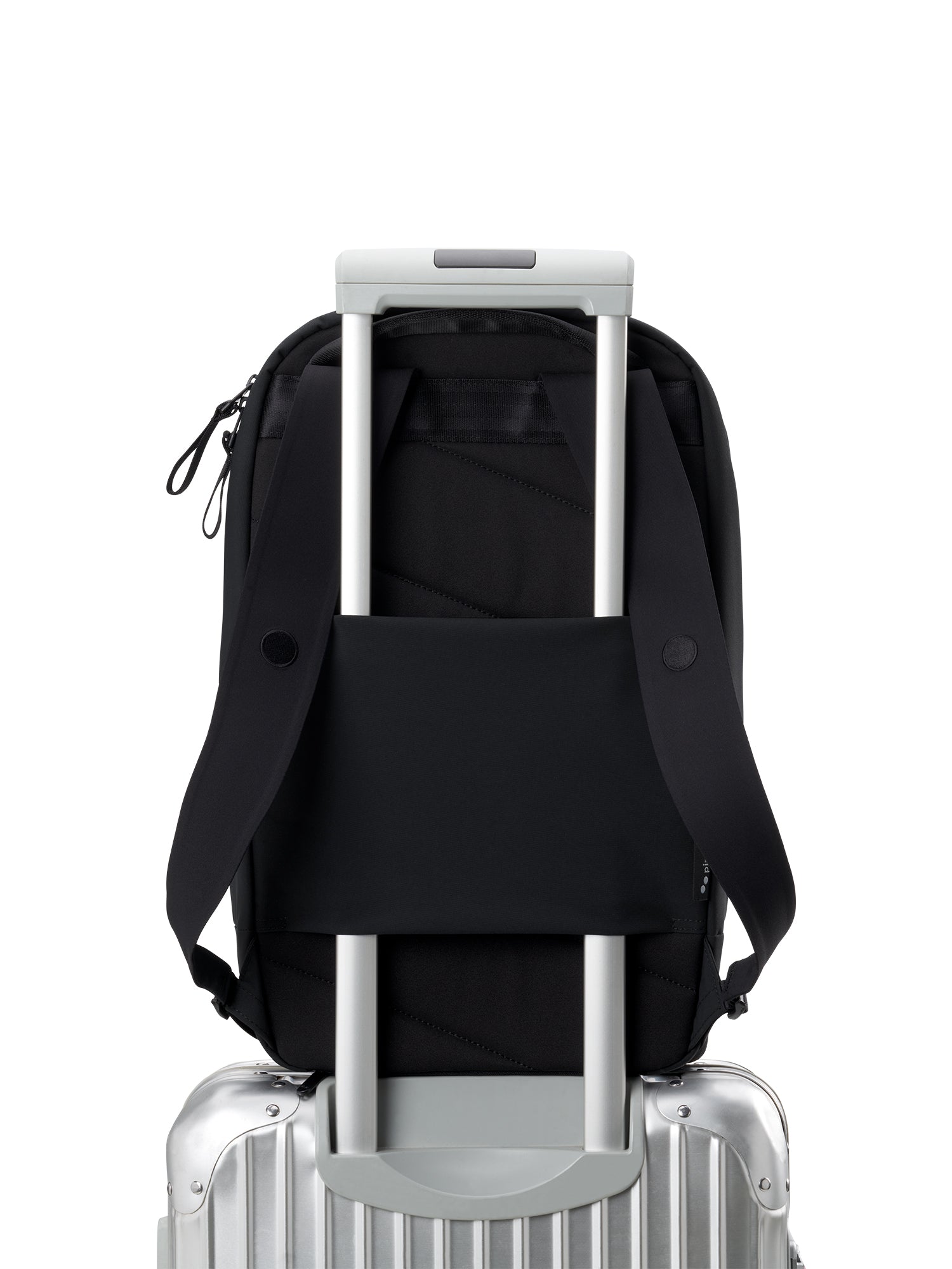 pinqponq-kontor-business-tagesrucksack-16l-solid-black image 5