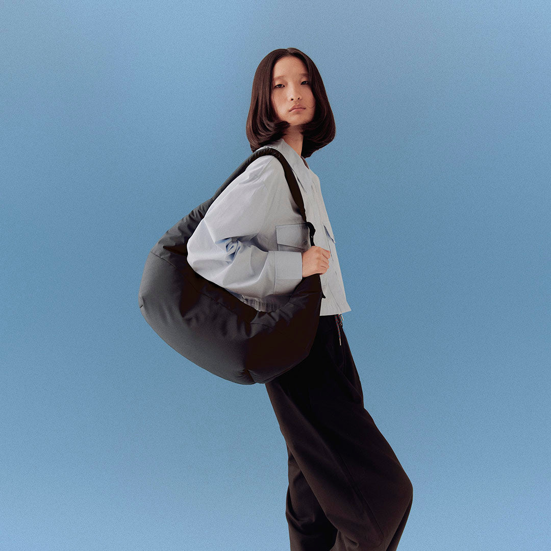 ucon-acrobatics-shota-puffy-bag-croissant-tasche-moss-series image 7