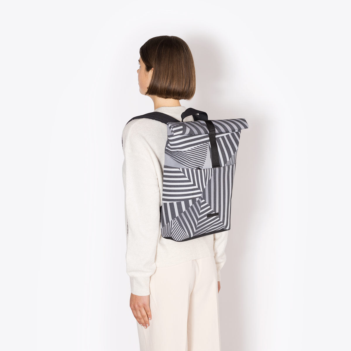 ucon-acrobatics-hajo-roll-top-rucksack-lotus-infinity-fons-hickmann-edition image 5