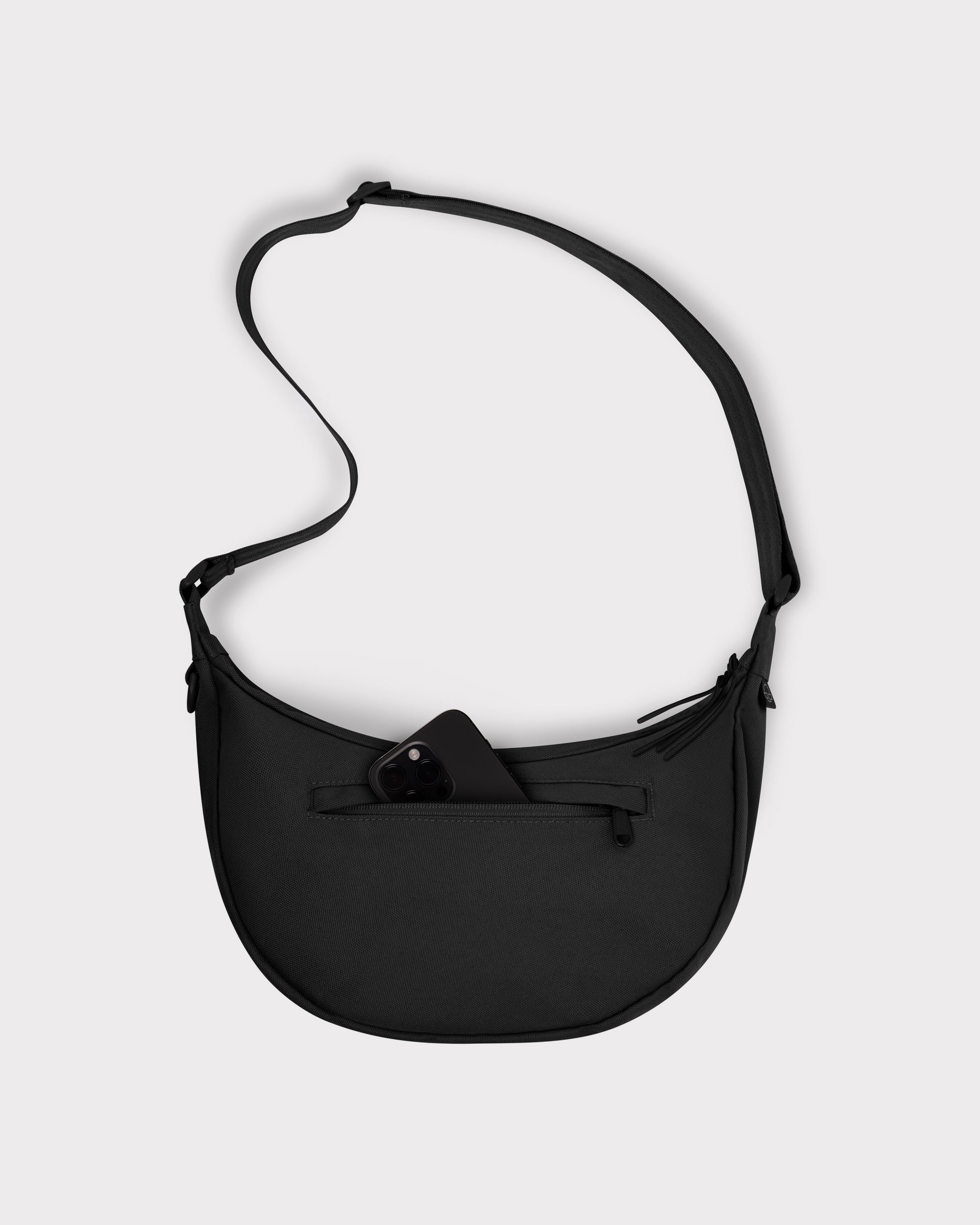 johnny-urban-half-moon-bag-ally-medium-crossbody-bauchtasche image 4