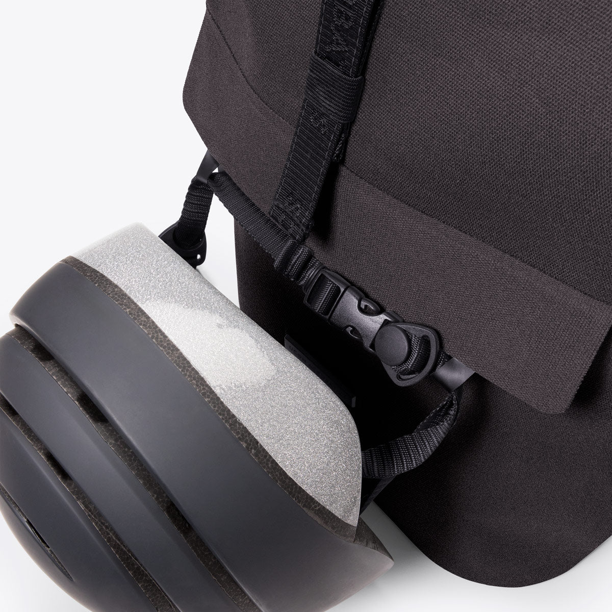 ucon-acrobatics-jannik-roll-top-rucksack-phantom-wasserdicht-reflective image 7