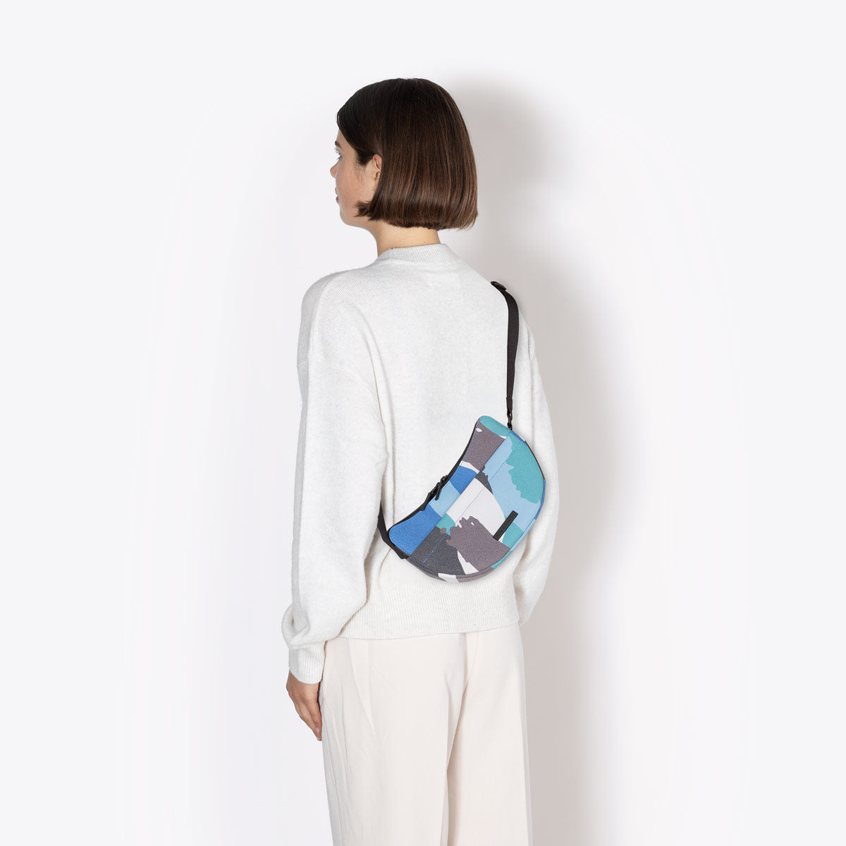 ucon-acrobatics-alva-bag-we-are-out-of-office-lotus-infinity-series image 4