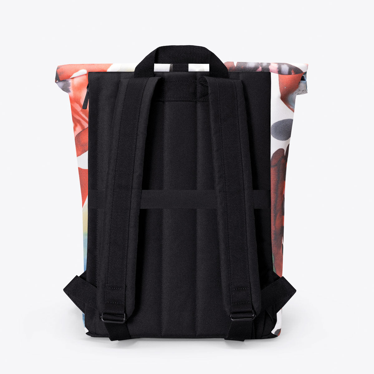 ucon-acrobatics-jannik-roll-top-backpack-emma-larsson-reflektierender-rucksack-p image 3