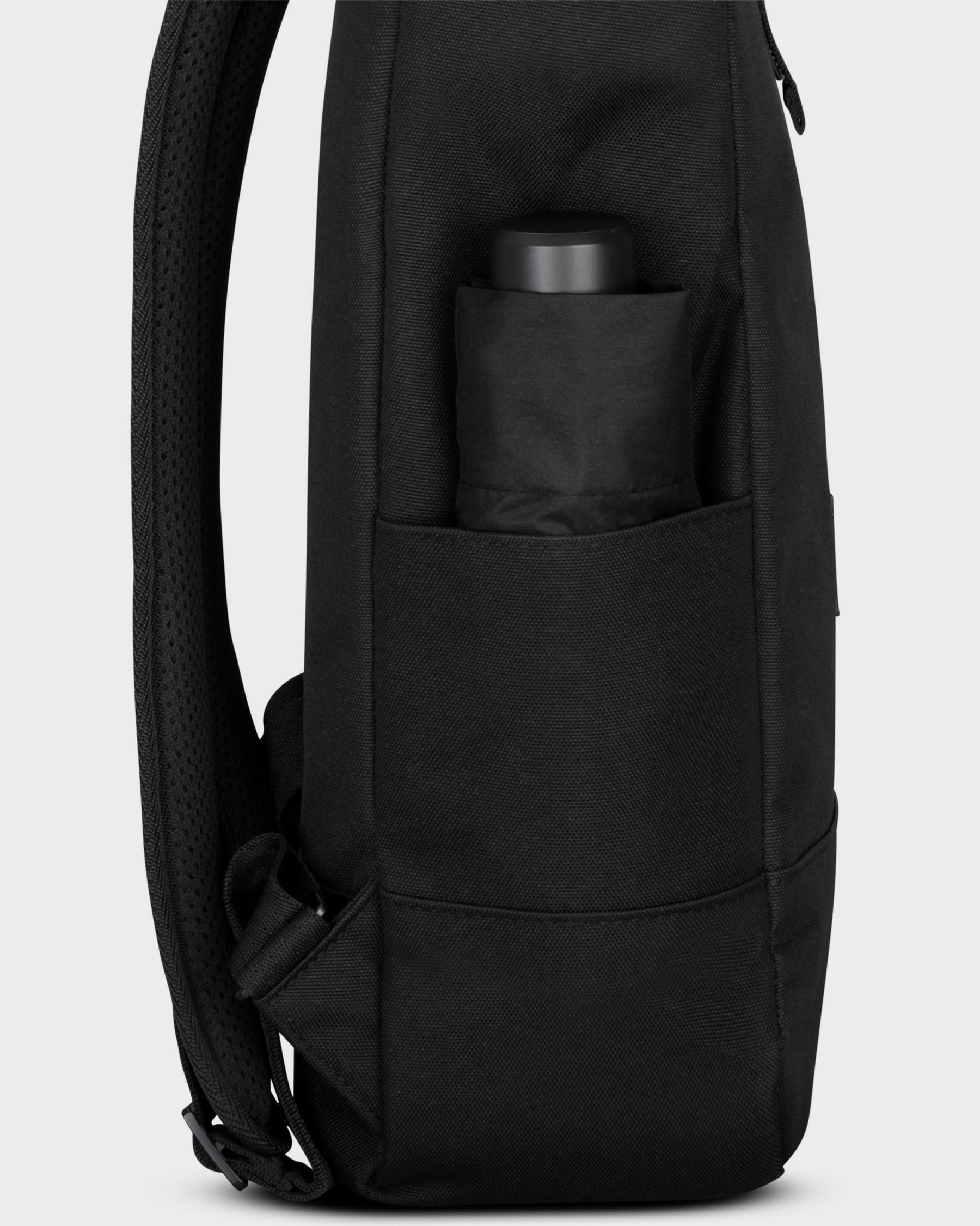 johnny-urban-robin-medium-rolltop-rucksack-mit-16-zoll-laptopfach-2 image 8