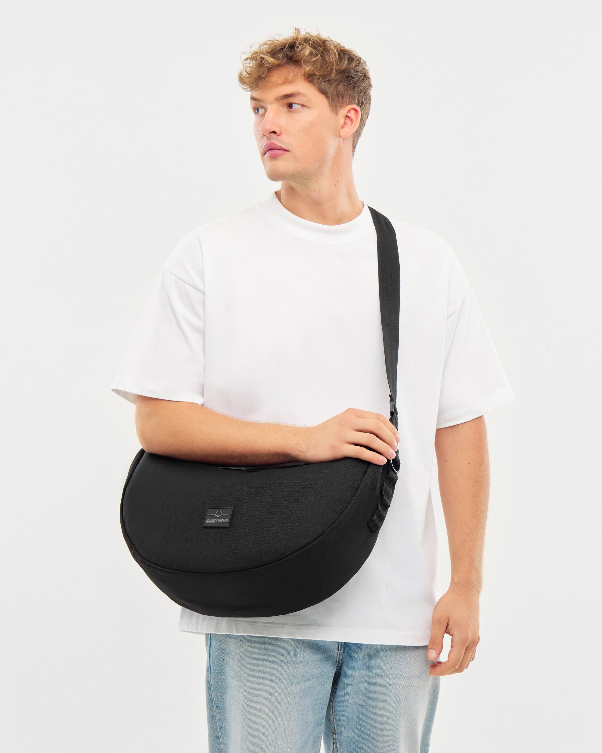 johnny-urban-half-moon-bag-ally-large-crossbody-bauchtasche-recycelt image 3