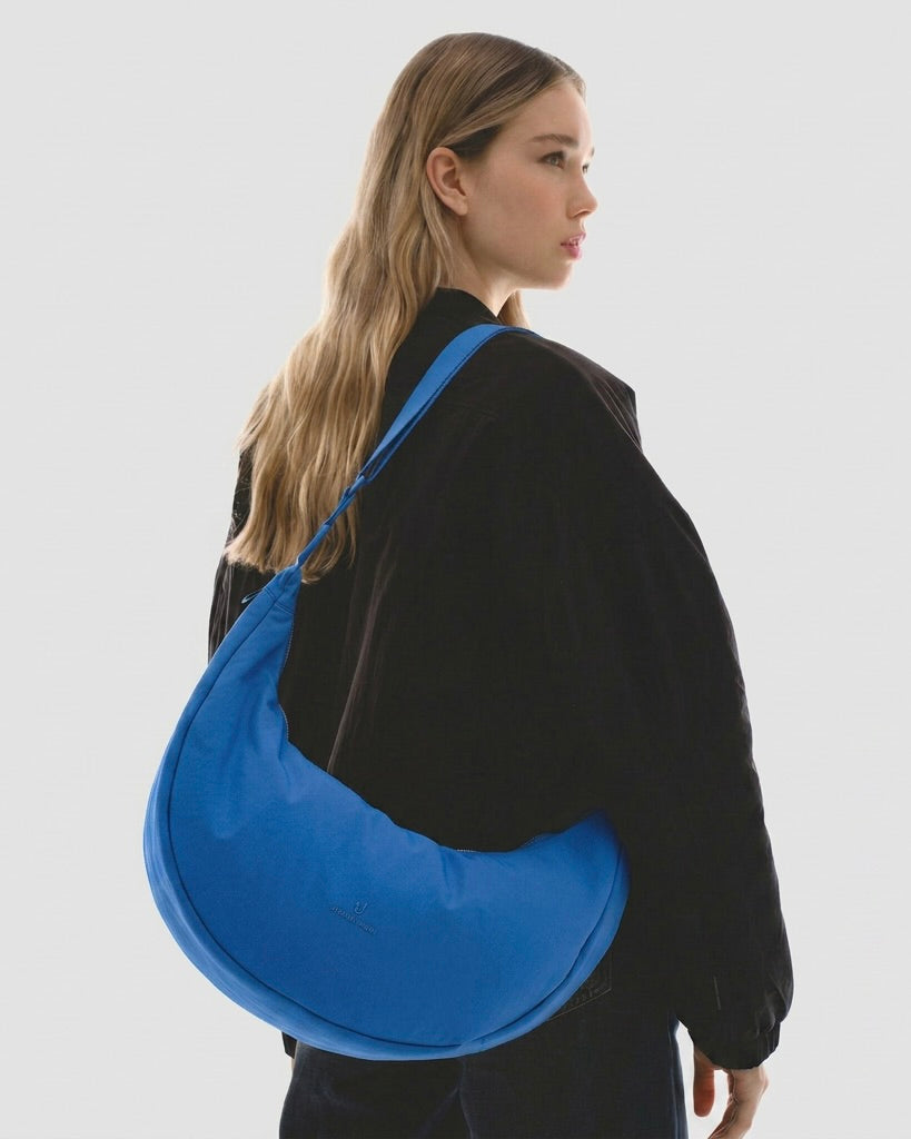 johnny-urban-half-moon-bag-lou-large-gepufferte-crossbody-bauchtasche image 4