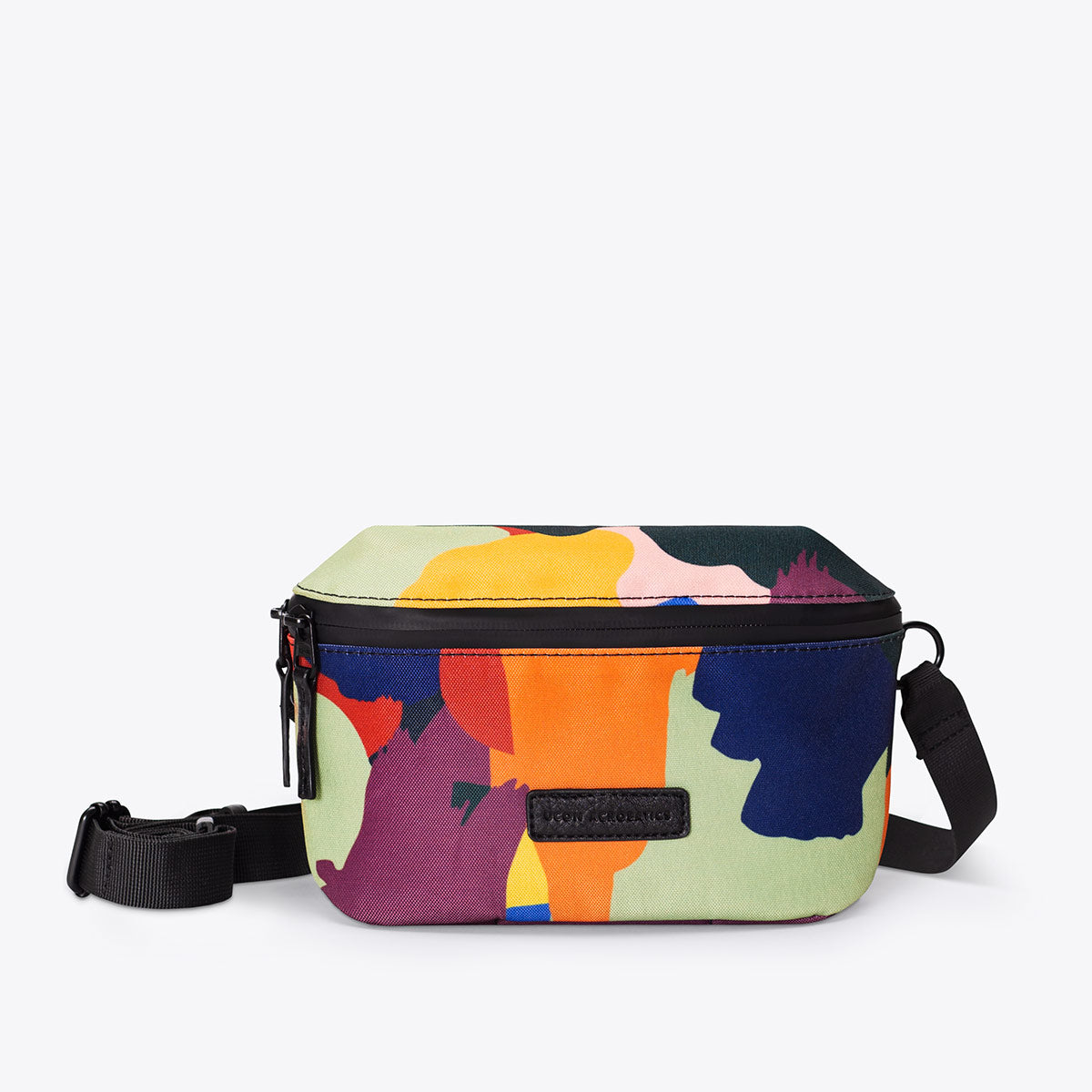 ucon-acrobatics-jona-crossbody-bag-lotus-series-leif-podhajsky-edition image 1