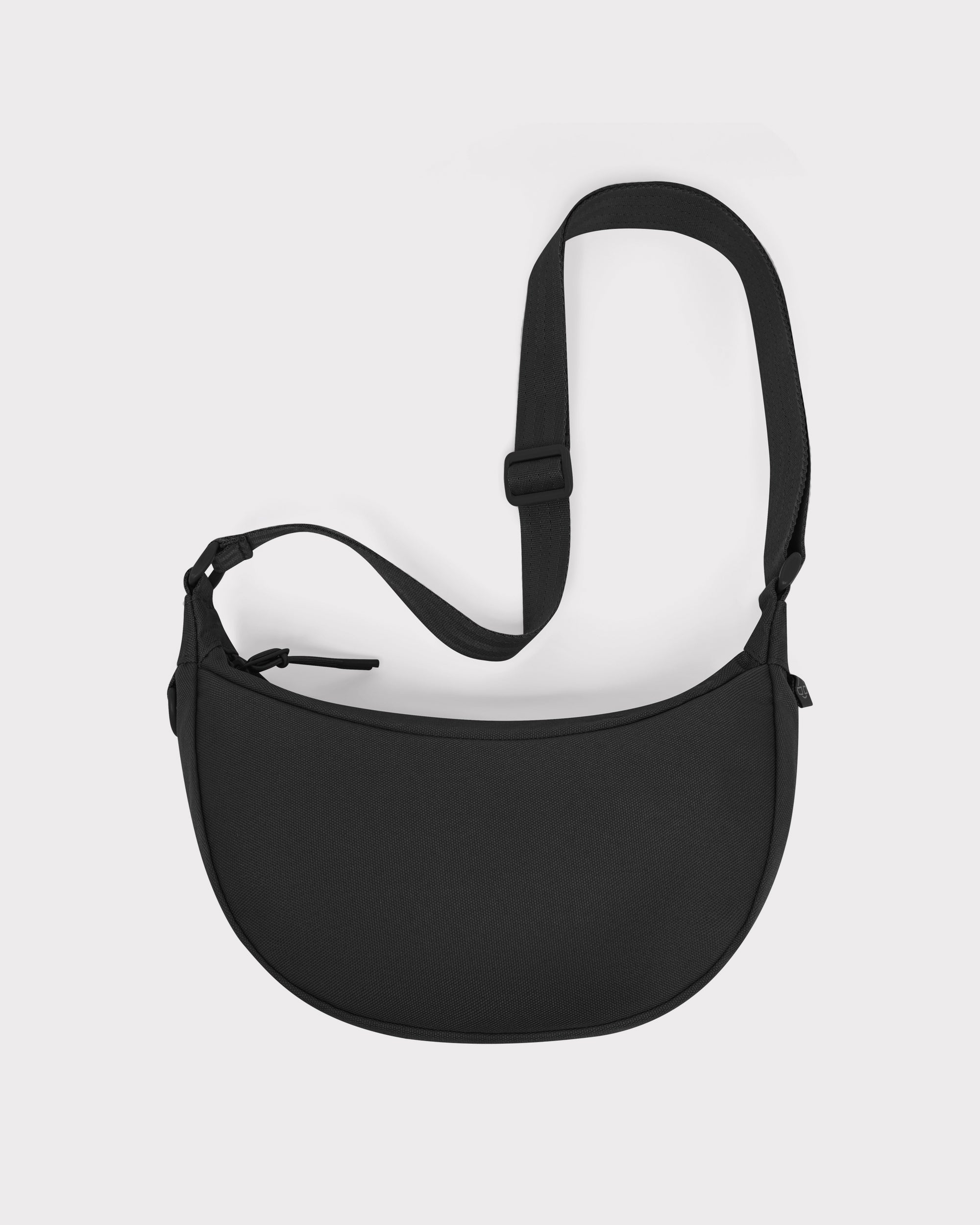 johnny-urban-ally-small-half-moon-bag-crossbody-tasche-aus-recyceltem-material image 4