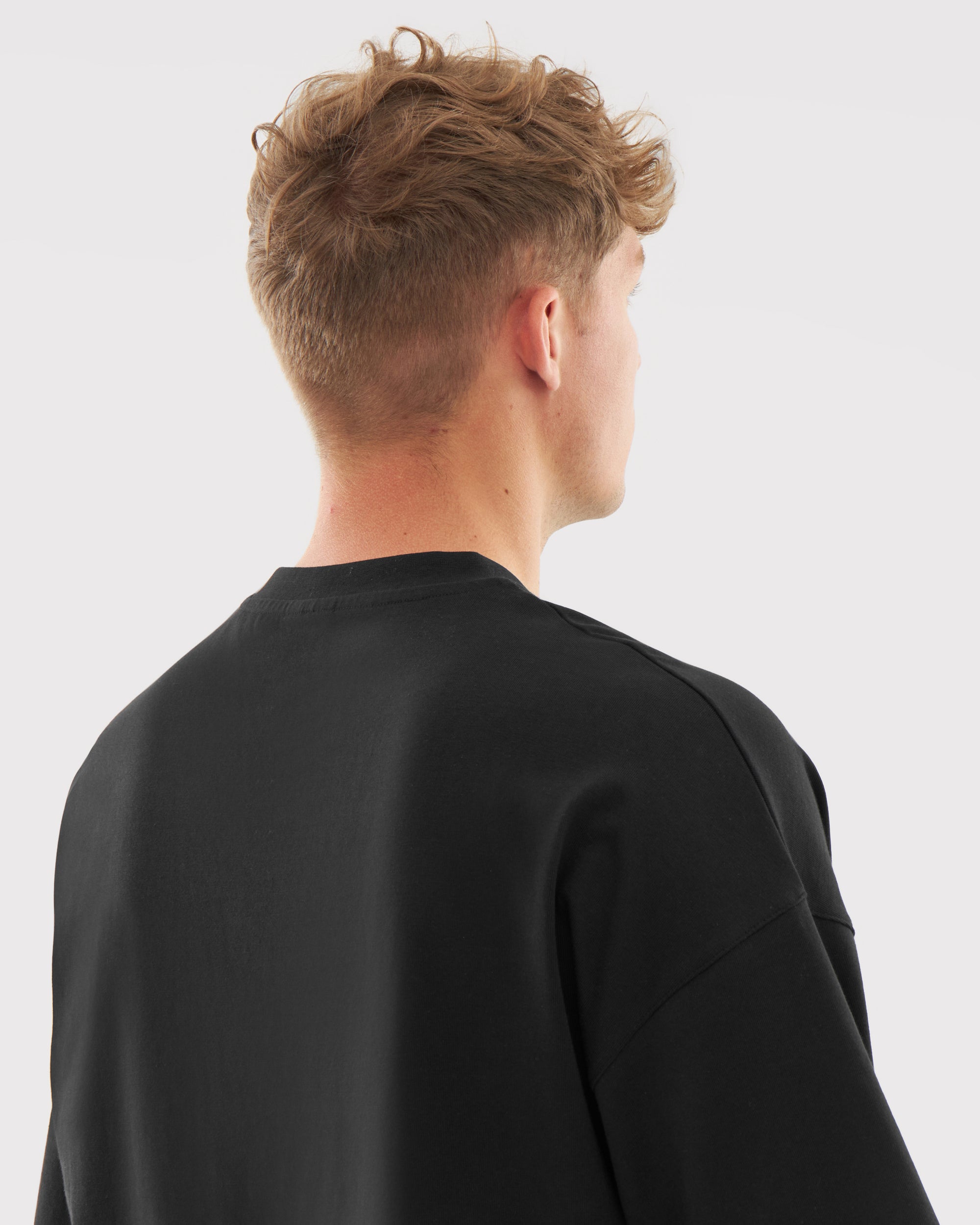 johnny-urban-t-shirt-vic-oversized-unisex-logo-stick image 3
