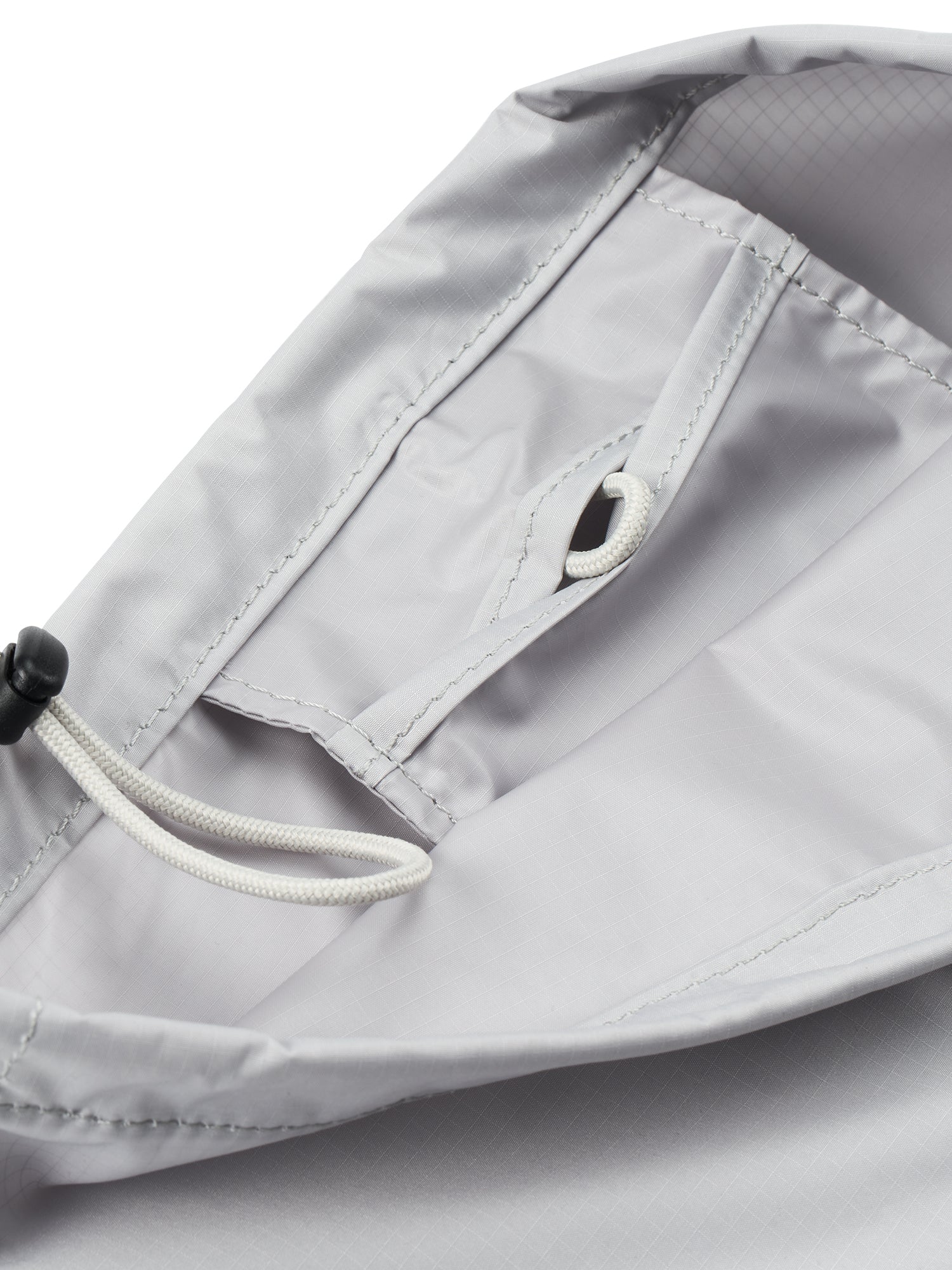 pinqponq-smutsik-w-schebeutel-glacier-grey-laundry-bag-aus-recycling-polyester image 4