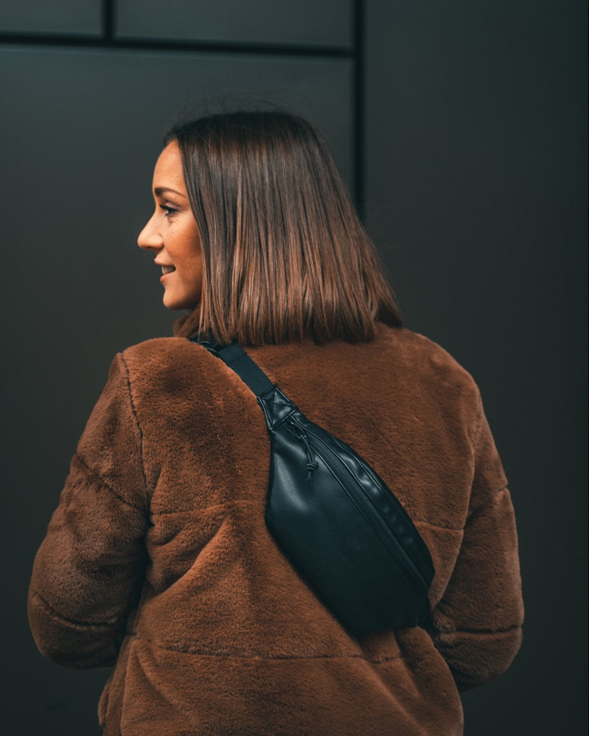 johnny-urban-bauchtasche-toni-kunstleder-bum-bag-mini-freizeit image 2