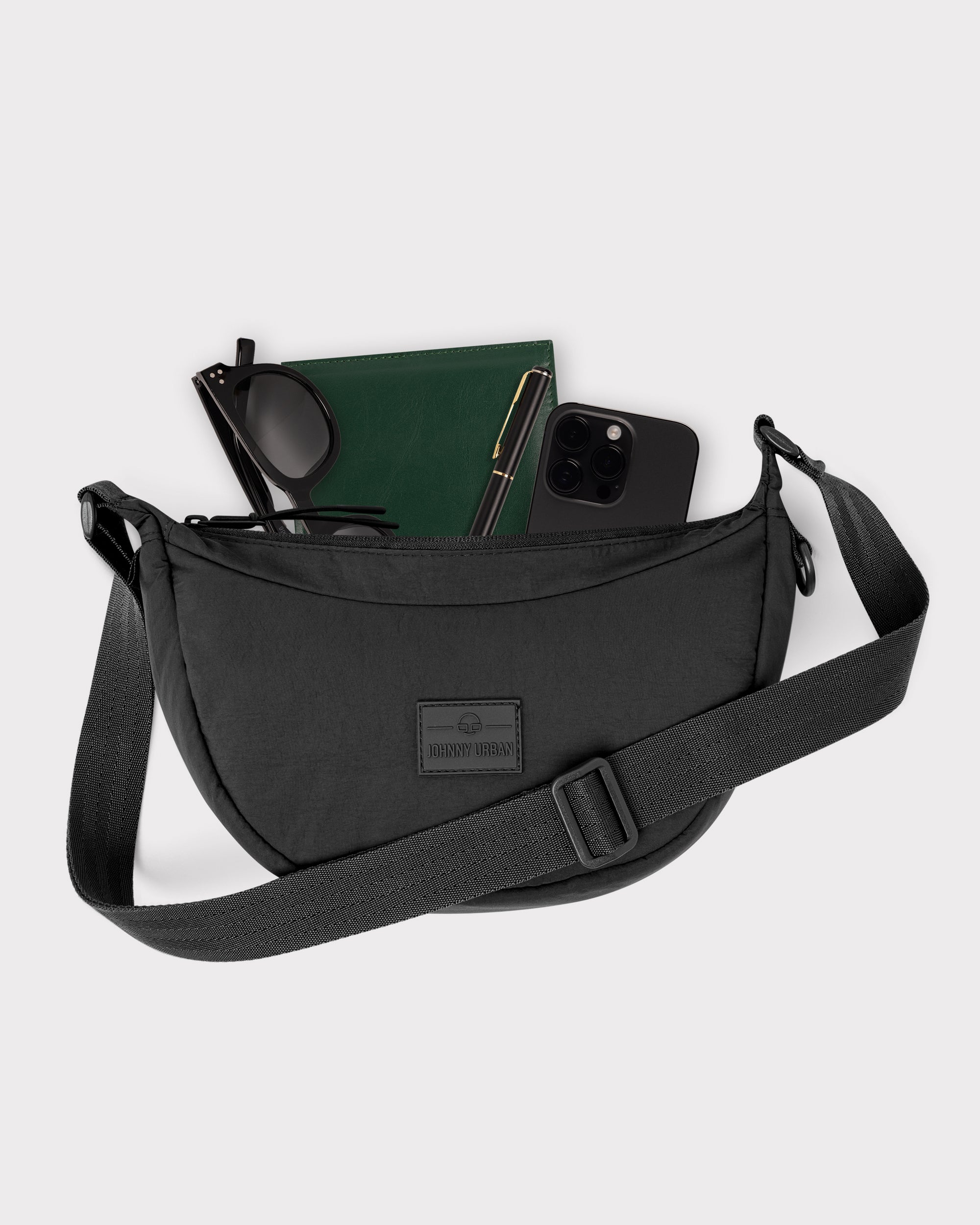 johnny-urban-half-moon-bag-kaia-small-mini-crossbody-bauchtasche image 5