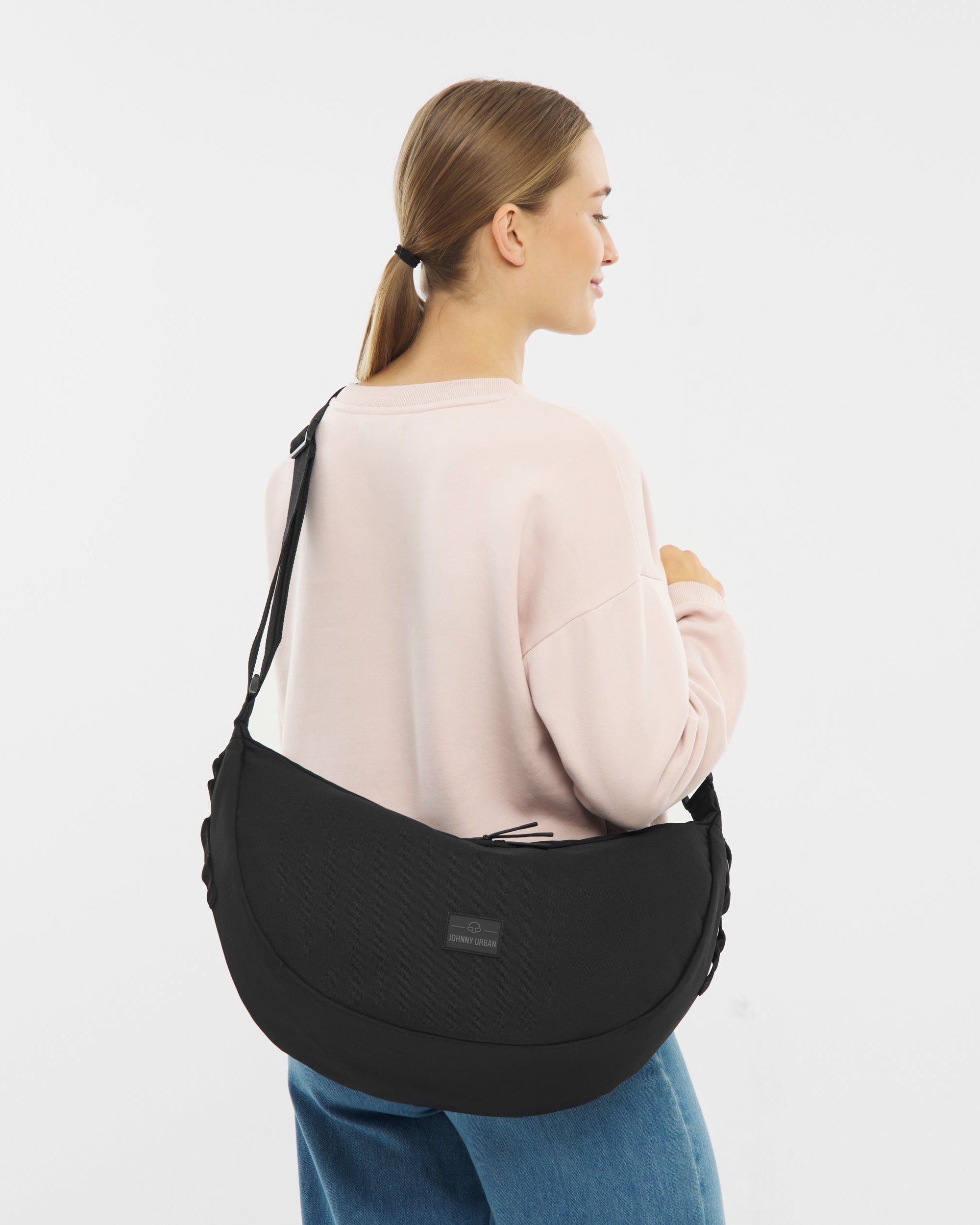 johnny-urban-half-moon-bag-ally-large-crossbody-bauchtasche-recycelt image 2
