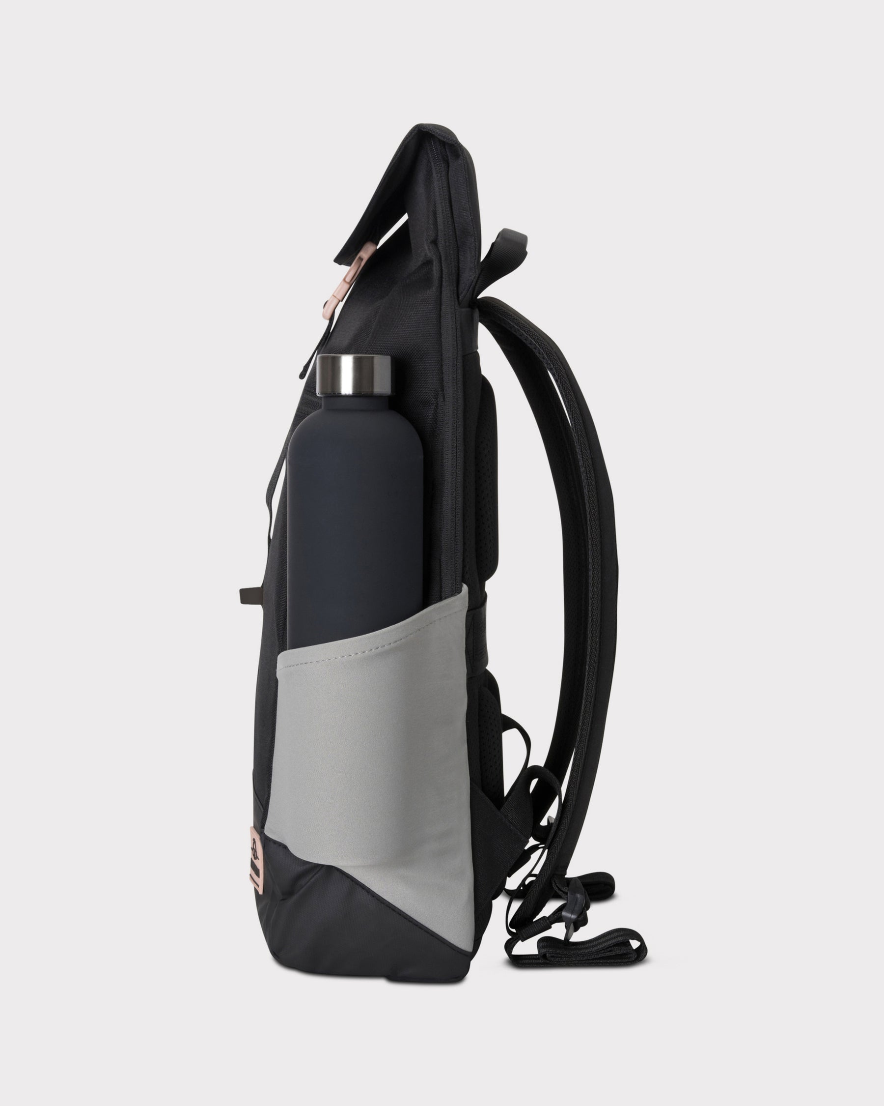 johnny-urban-rucksack-mika-erweiterbar-mit-16-zoll-laptopfach-und-trolleyriemen image 3