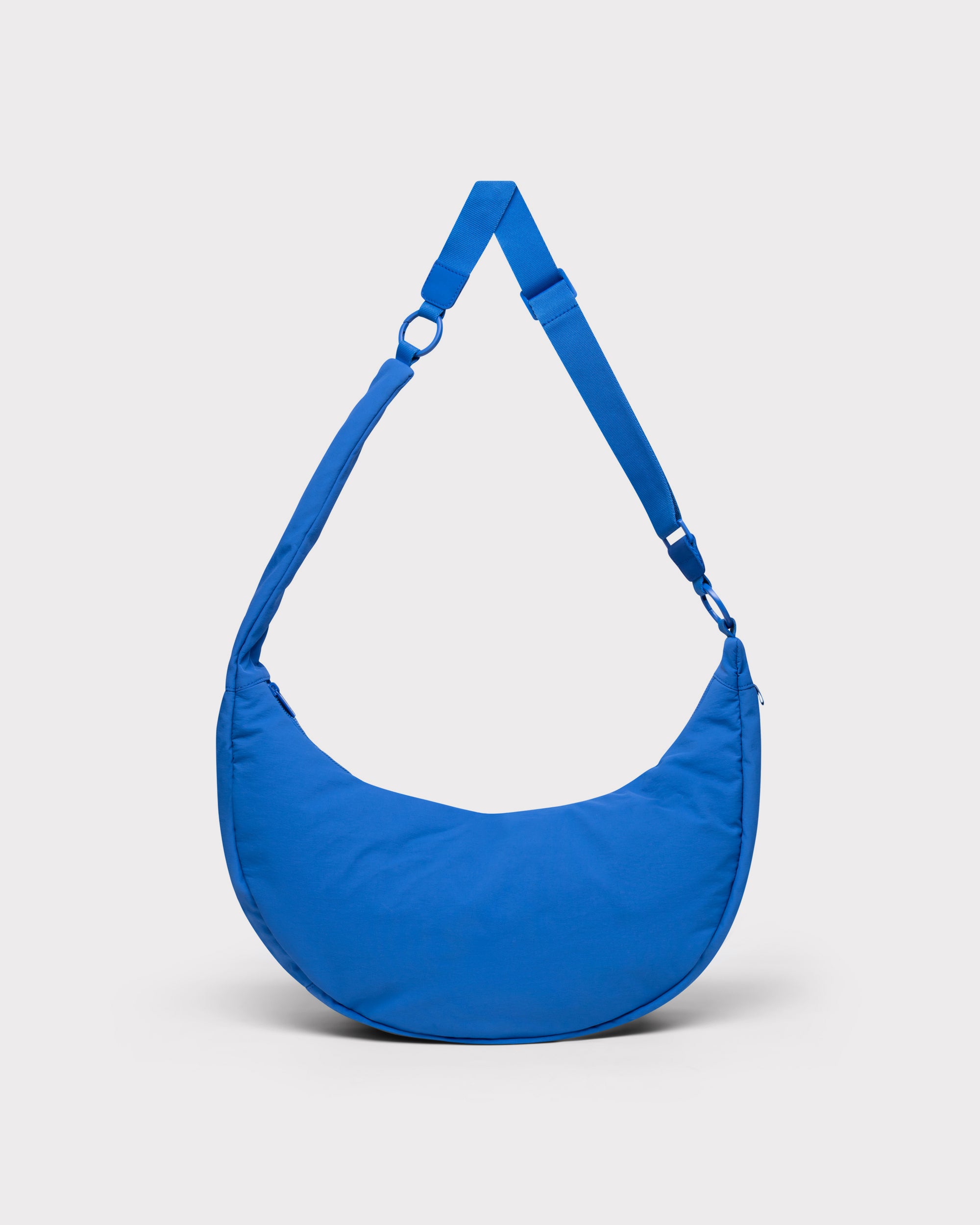 johnny-urban-half-moon-bag-lou-large-gepufferte-crossbody-bauchtasche image 3