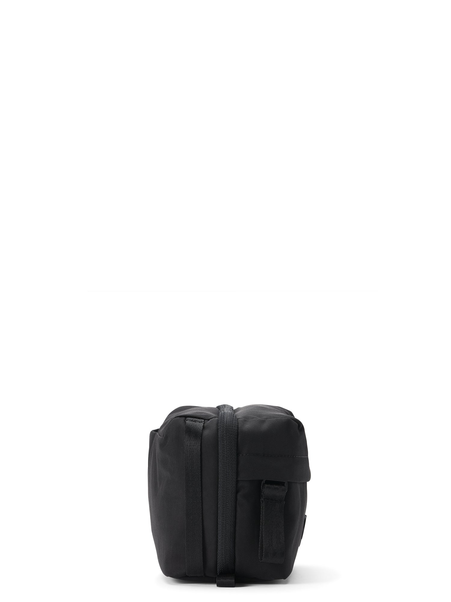 pinqponq-washbag-kulturbeutel-crinkle-black image 4