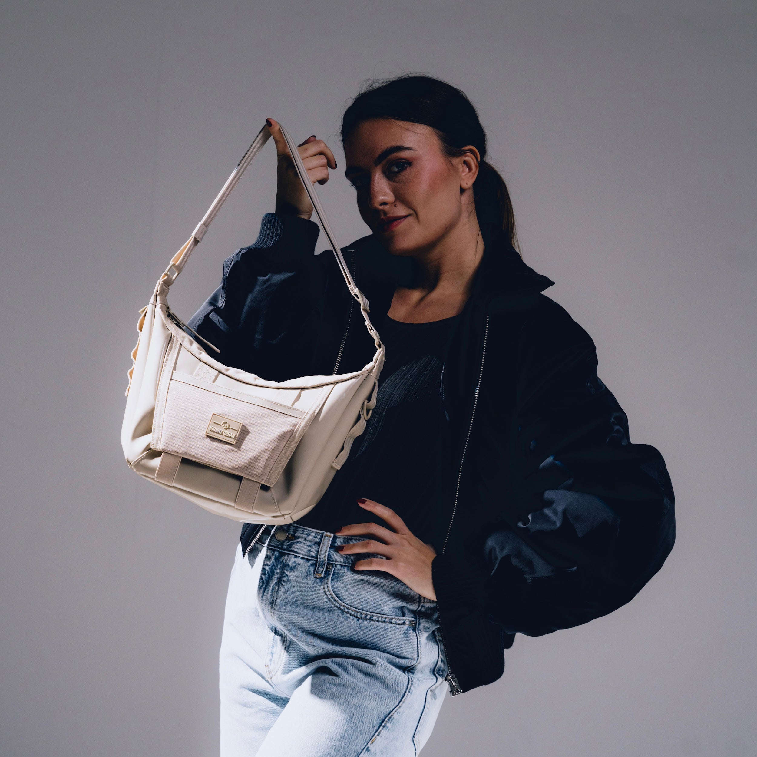 johnny-urban-liv-handtasche-crossbody-wasserabweisend-sleek-series image 8