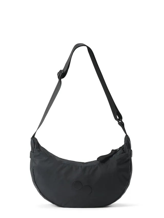 pinqponq-krumm-small-umh-ngetasche-banana-bag-pure-black image 1