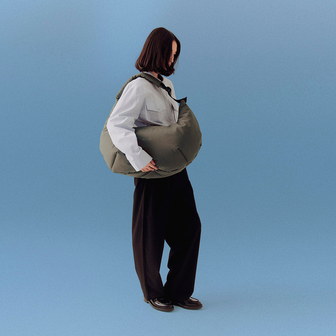 ucon-acrobatics-shota-puffy-bag-croissant-tasche-moss-series image 2