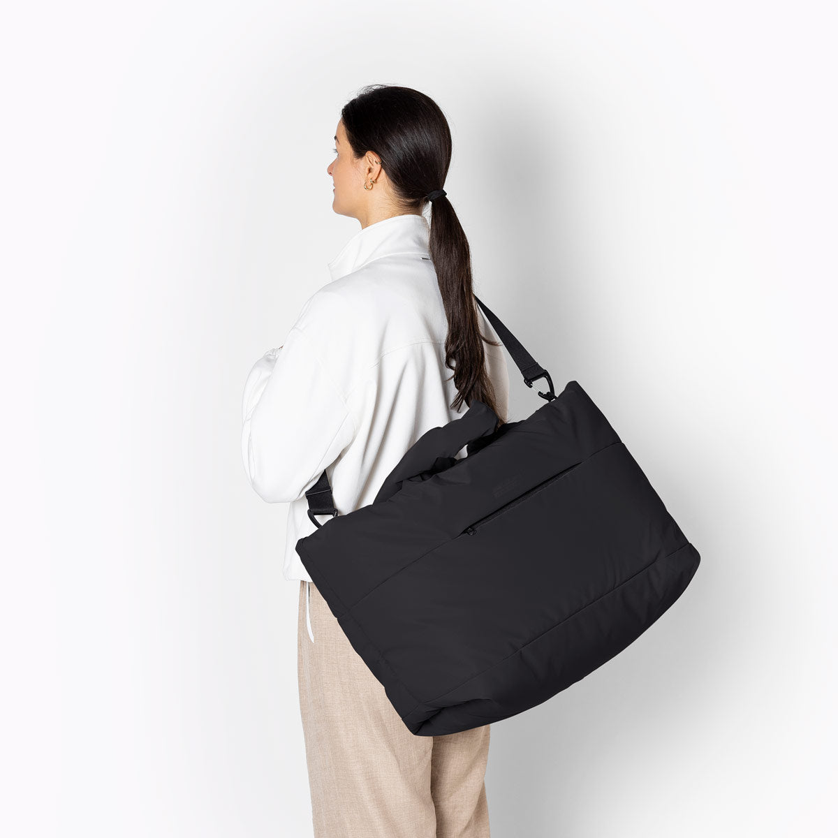 ucon-acrobatics-olivia-puffy-bag-moss-series image 4