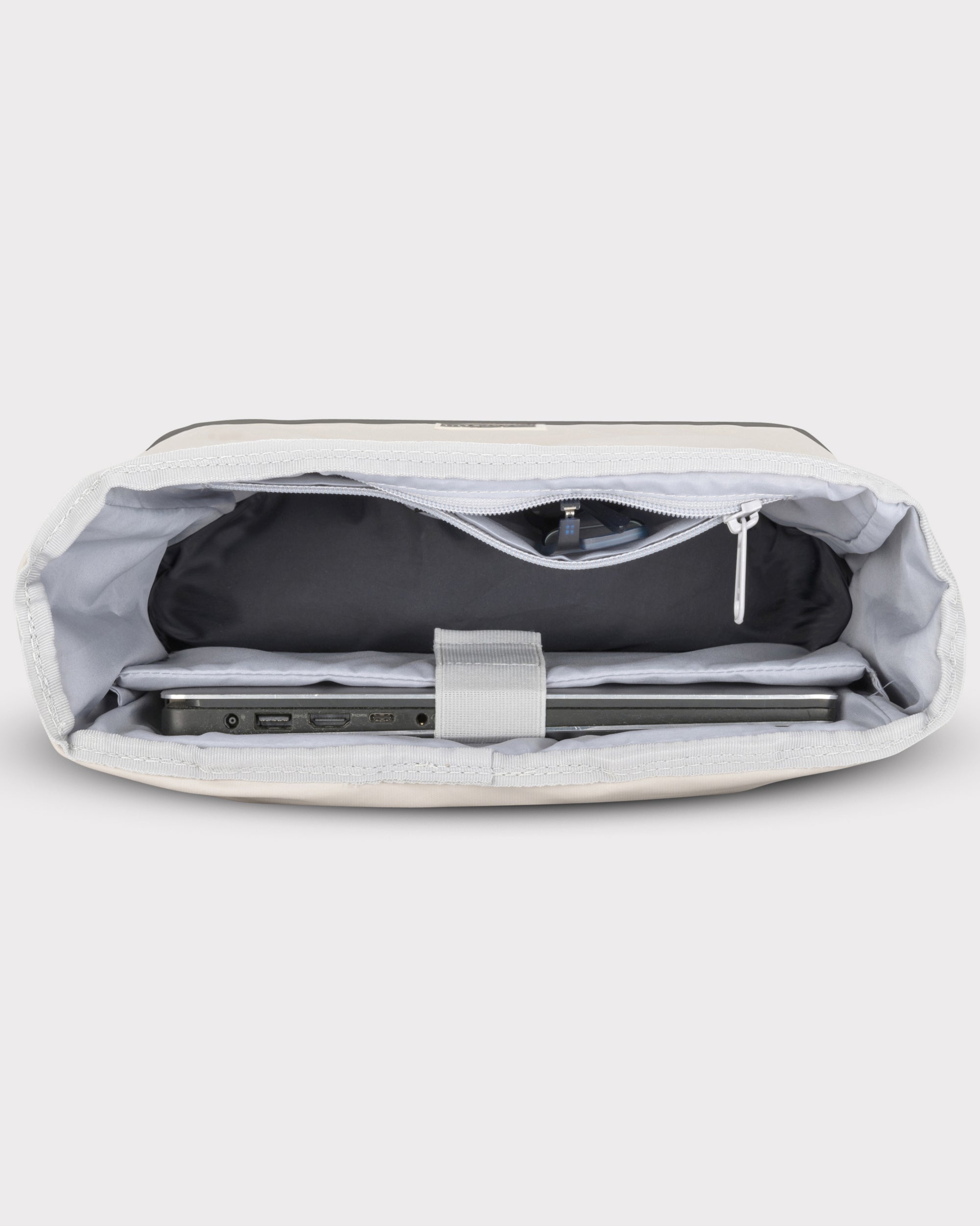 johnny-urban-rolltop-rucksack-ryan-15-6-zoll-laptop-wasserabweisend-rpet image 7