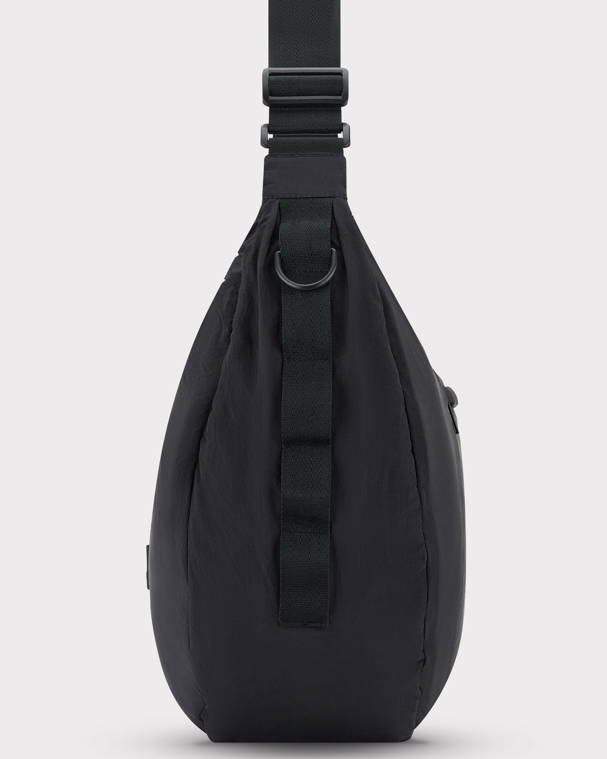 johnny-urban-half-moon-bag-kaia-xl-crossbody image 5