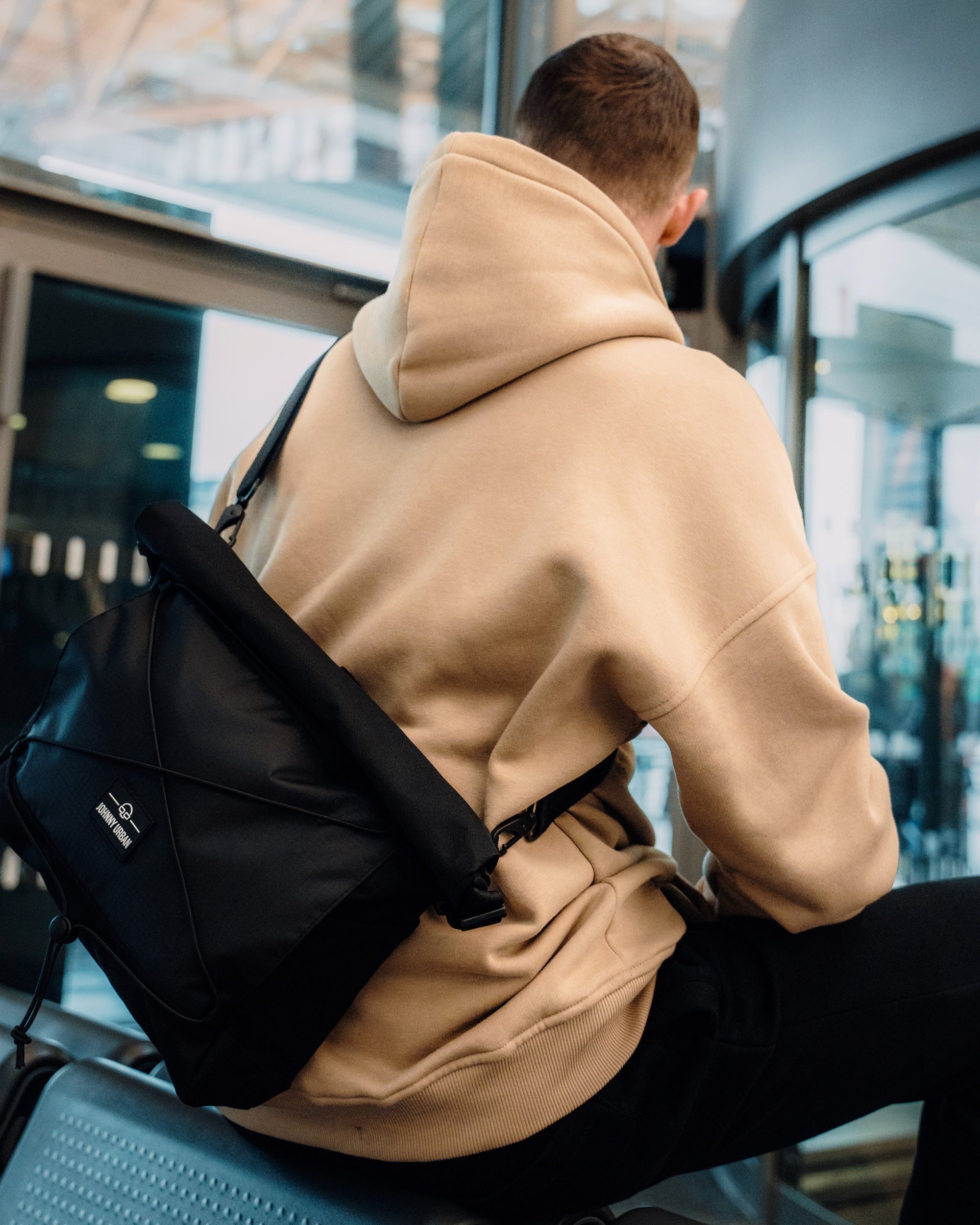 johnny-urban-umh-ngetasche-dylan-crossbody-gro-e-reise-und-freizeittasche-eco image 2