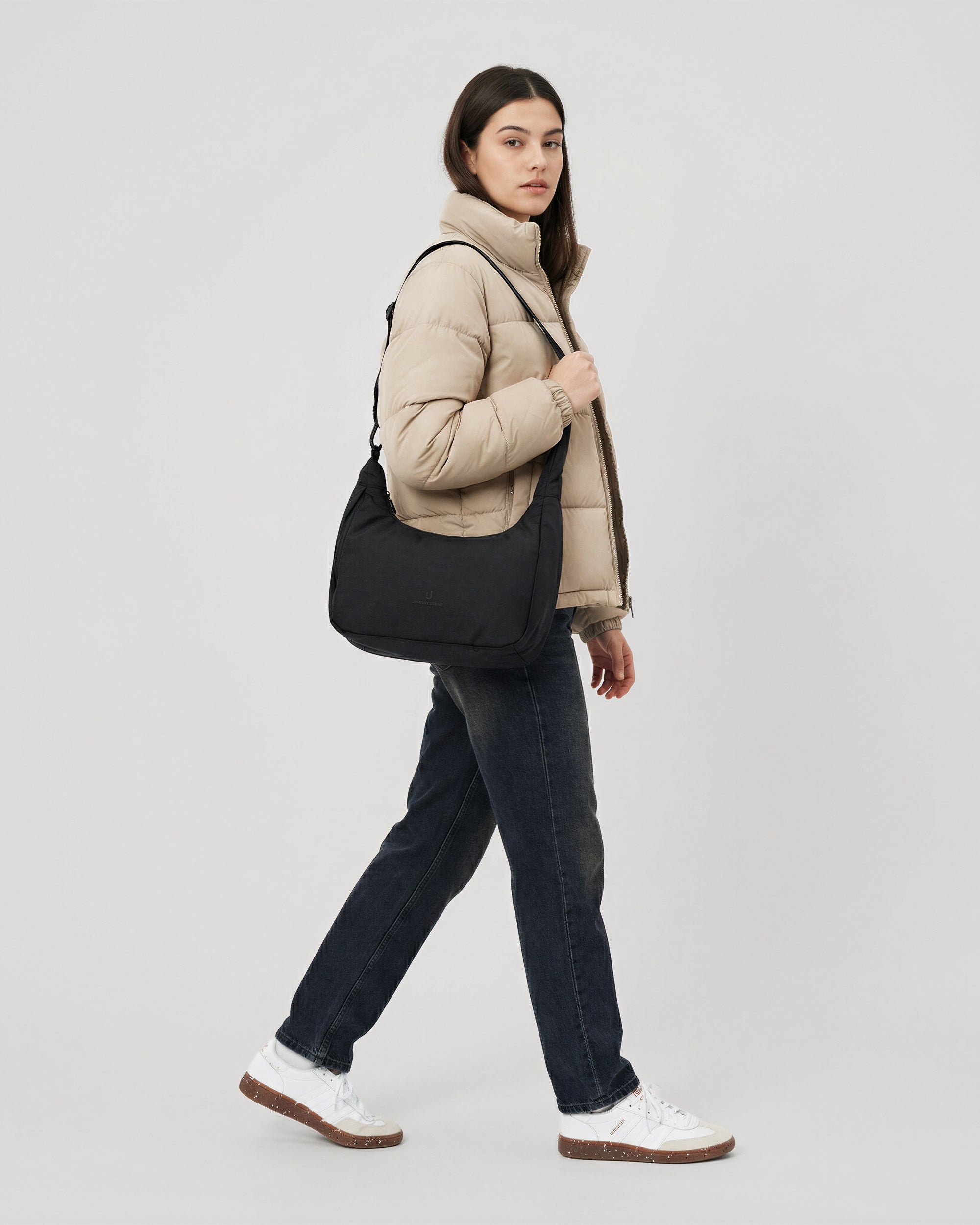johnny-urban-mary-crossbody-bag-schultertasche-damen-aus-recycling-material image 2