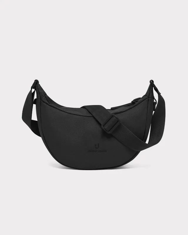 johnny-urban-ally-small-half-moon-bag-crossbody-tasche-aus-recyceltem-material image 1