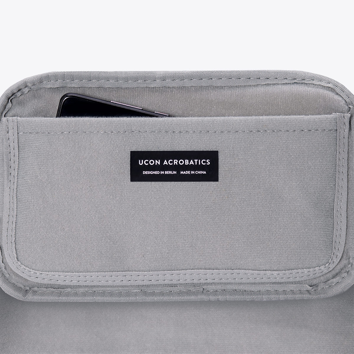 ucon-acrobatics-ando-crossbody-bag-amber-vittoria-edition image 5