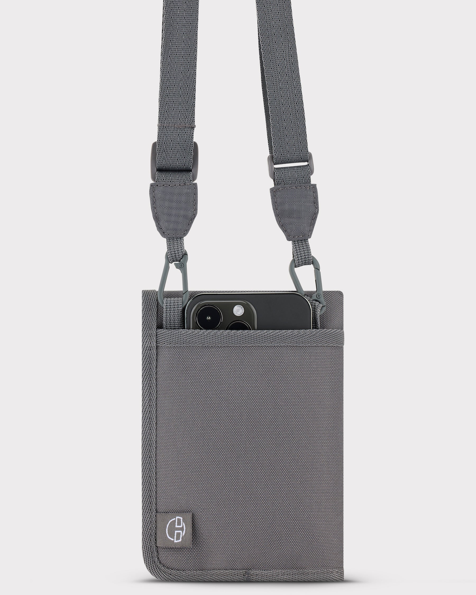 johnny-urban-wallet-troy-brustbeutel-reise-mit-lanyard image 4