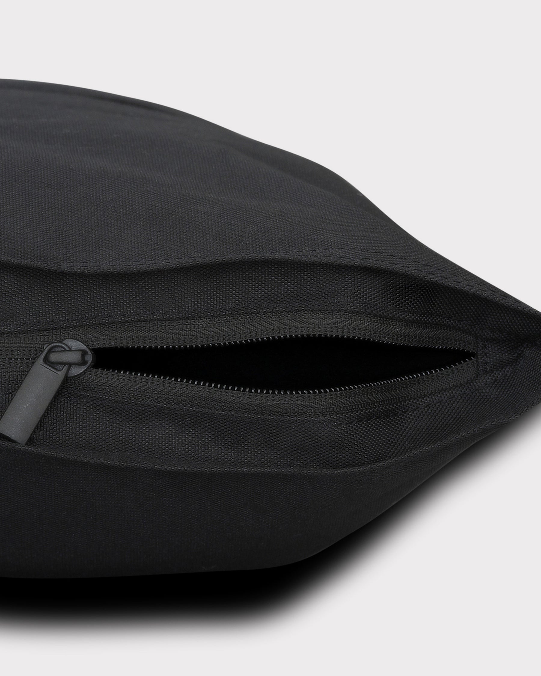 johnny-urban-robin-medium-rolltop-rucksack-mit-16-zoll-laptopfach-2 image 6