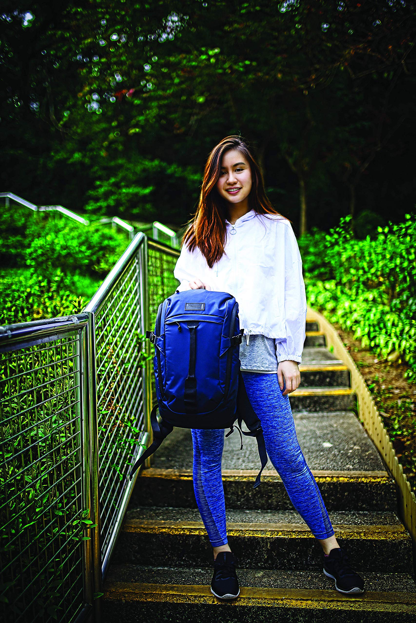 targus-sol-lite-notebook-rucksack-leicht-mit-trolley-gurt image 2