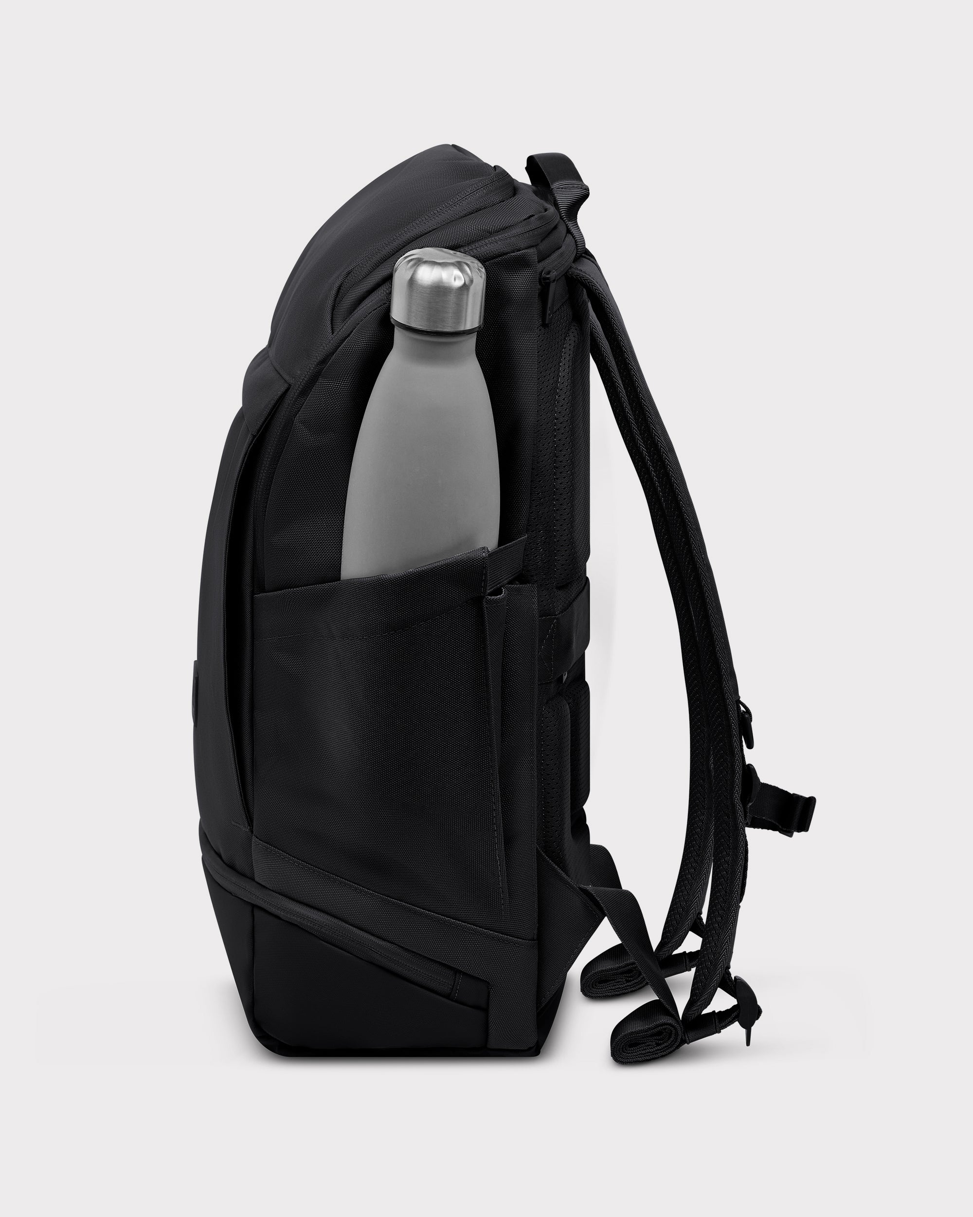 johnny-urban-business-rucksack-finn-large-arbeitsrucksack-mit-12-f-chern image 7