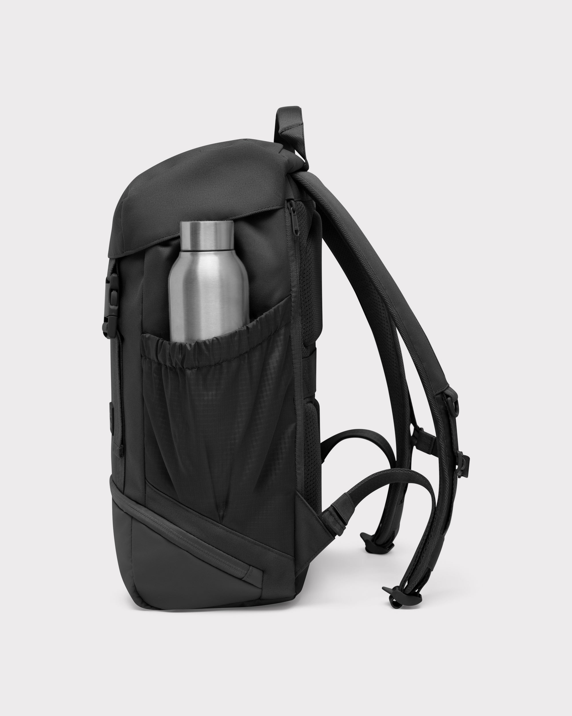 johnny-urban-nico-tagesrucksack-mit-laptopfach-bis-16-zoll image 6